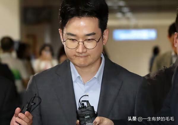 7月12日，韩国改革新党党首李俊锡就候选人自导袭击事件公开发声，否认自己事前知情