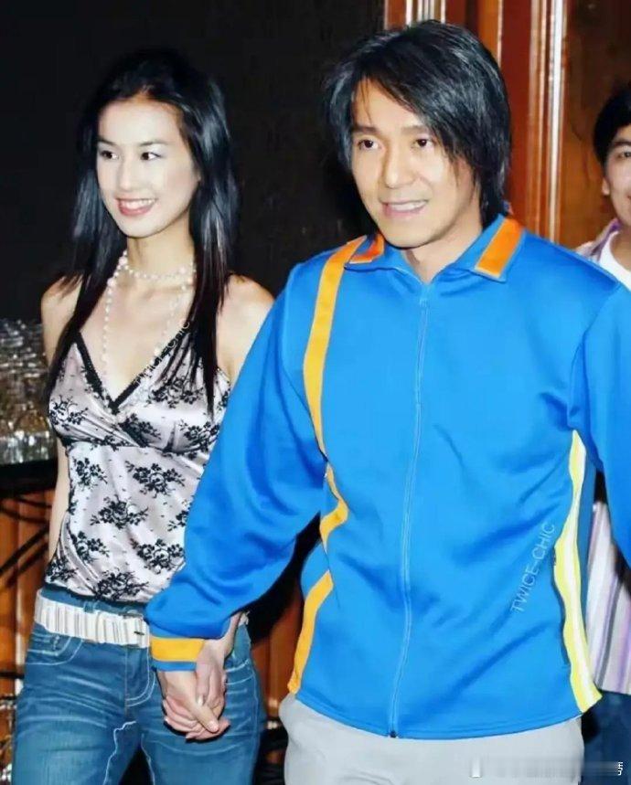 周星驰和19岁黄圣依！如果黄圣依没有任性与星爷闹掰，按这爱护程度，今天也是个国际