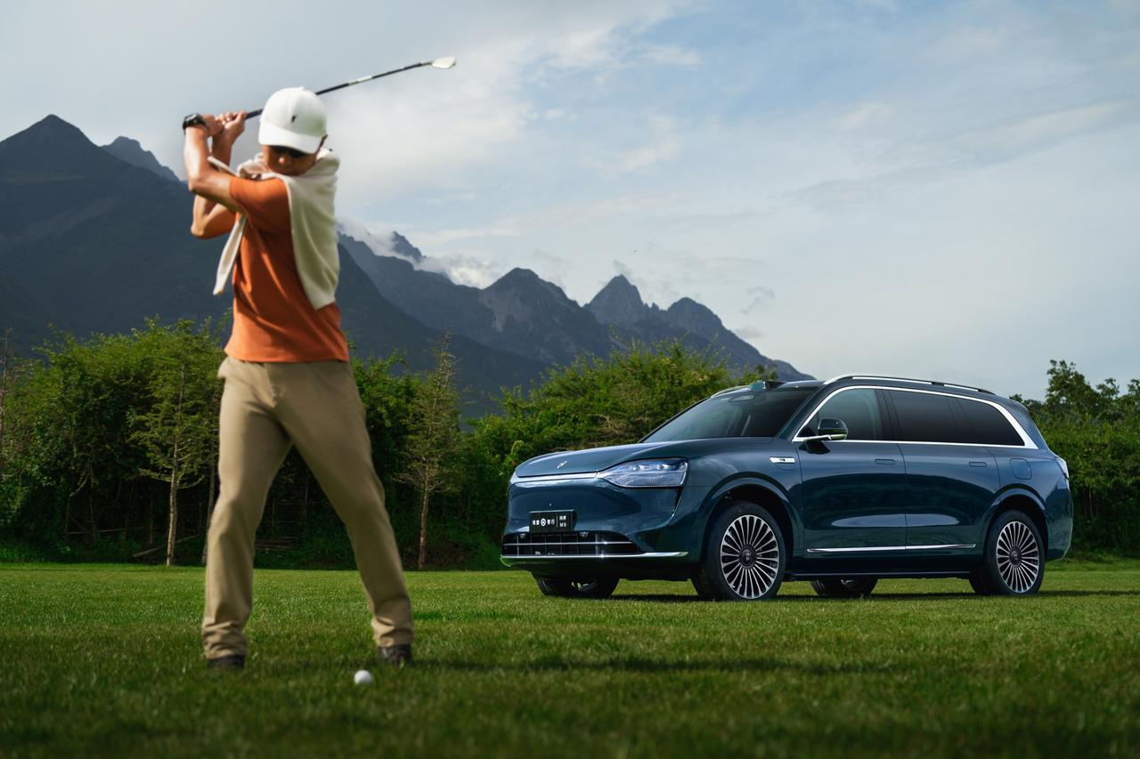 从明星车库到身边圈子，问界M9的“社交密码”是什么？
不知道你发现没有，问界M9