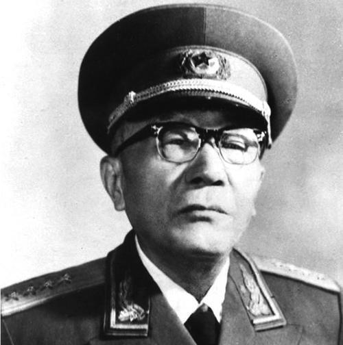 毛主席高度评价黄克诚，说他最喜欢提意见，敢于讲真话，是党内少见的直言者，你怎么看
