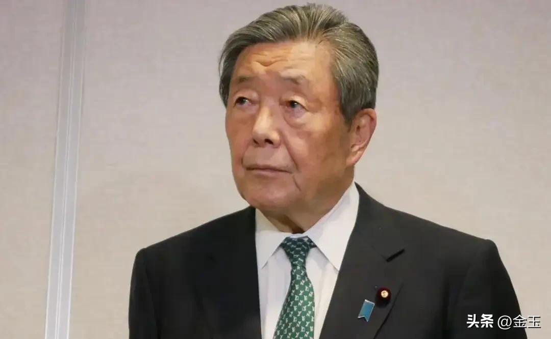 “日本，终于坐不住了。”

9月上旬，中日之间上演了一出“你退我进”的外交大戏。