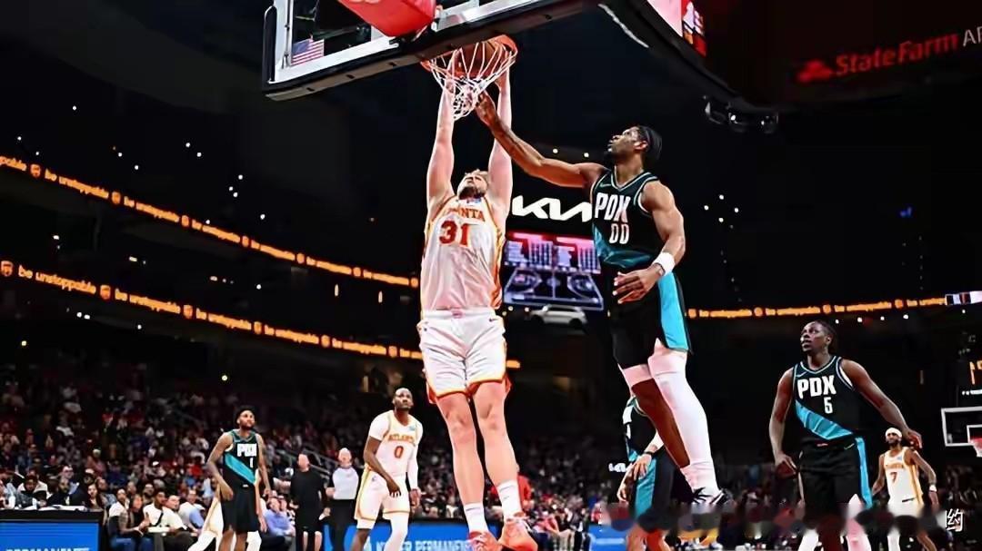 在如今的NBA赛场，兰代尔的球队定位始终是球迷讨论的热点。这位澳大利亚中锋经过国
