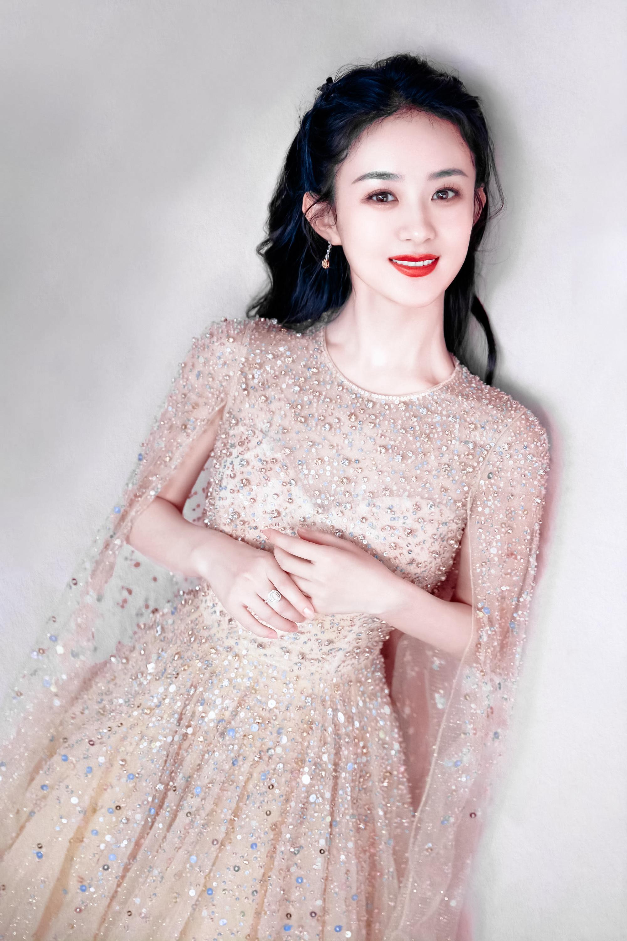 赵丽颖赵丽颖沈璃 zly赵丽颖李红樱 “晚霞照在你身上，就是光与温柔的相遇”  