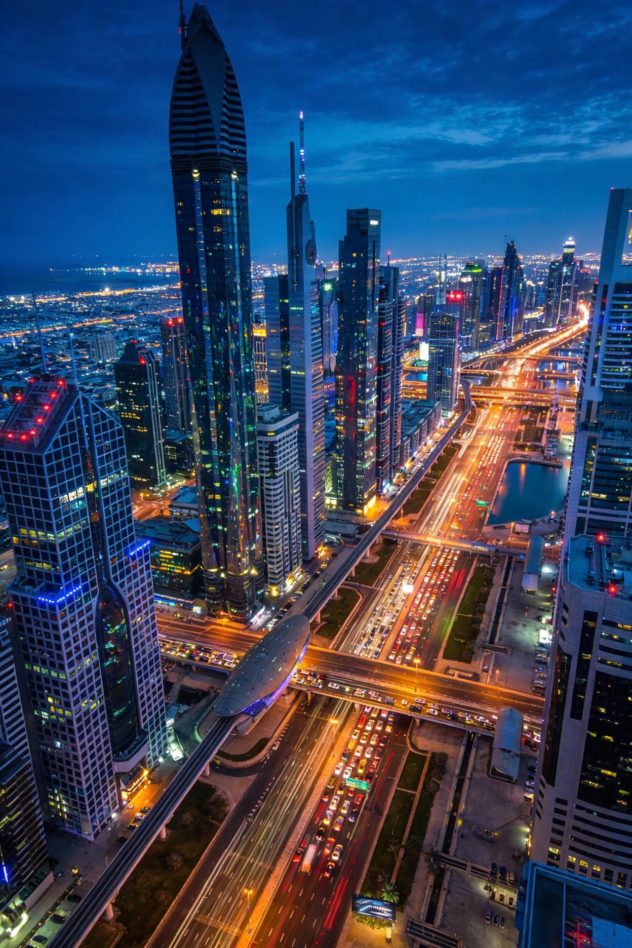 社会学家李银河说：
“城市里的女光棍多得吓人，农村的男光棍已经彻底绝望，这就是易