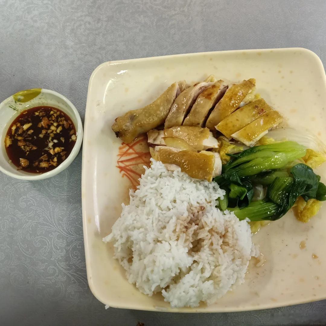 今日快乐：简简单单，鸡香饭软！兄弟们吃了吗尽管昨晚的结果不尽人意，但失败也是成长