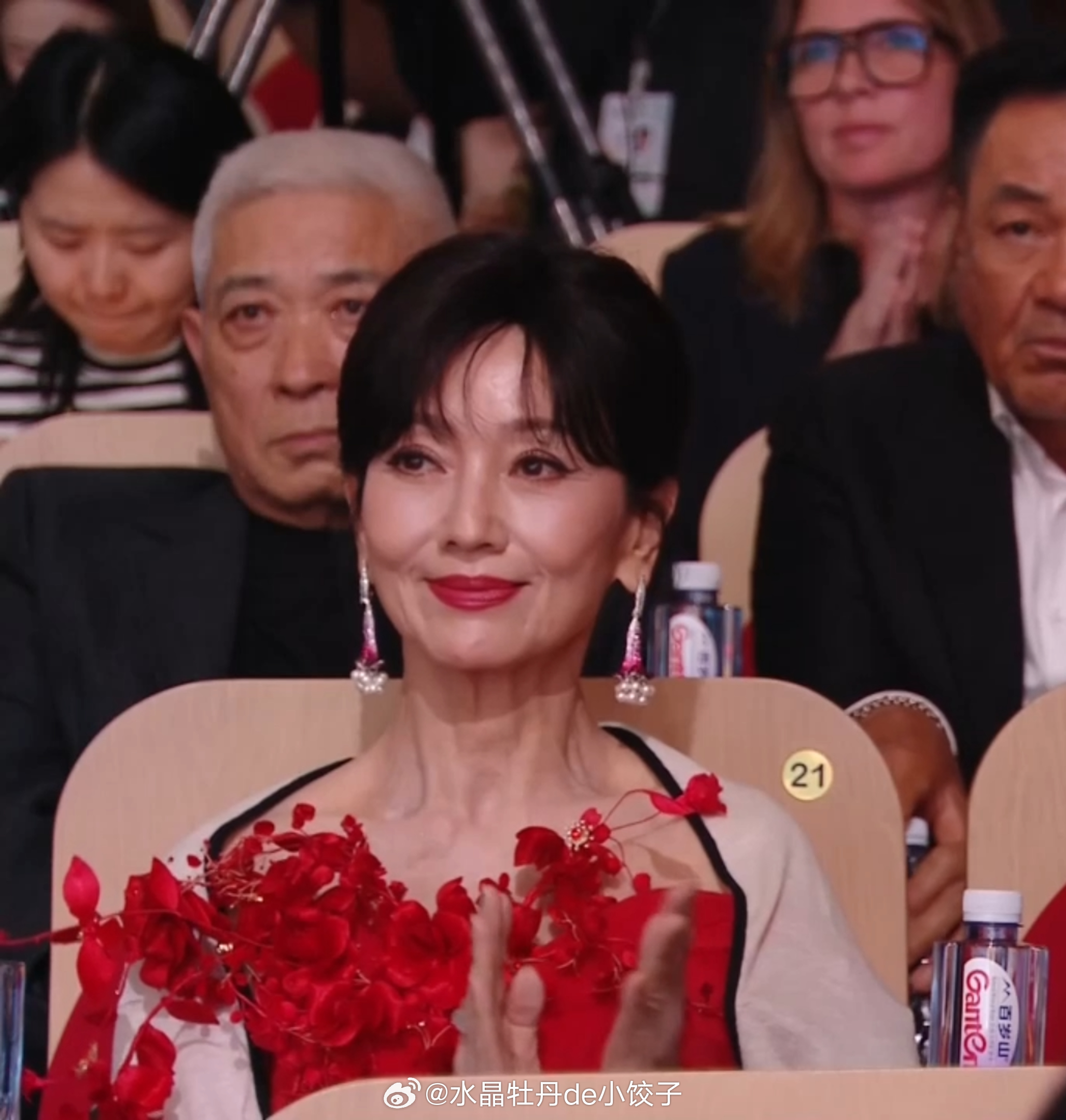 赵雅芝白玉兰第31届上海电视节颁奖典礼 我的天哪~！！！ 