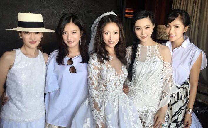 林心如成为金牌制片人后被很多人到处贬低，说她没有演技，只是靠琼瑶才走红的，琼瑶捧
