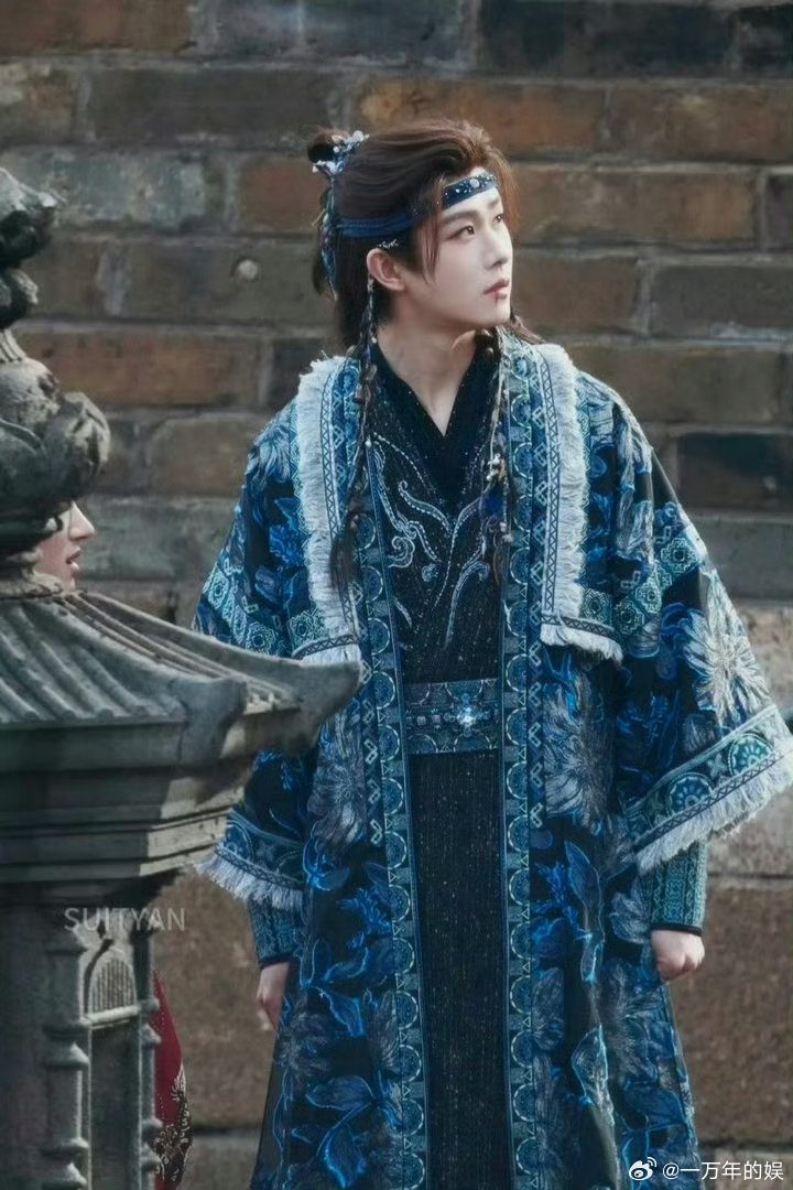 田嘉瑞月鳞绮纪戏腔惊艳 耳朵被治愈啦😌田嘉瑞戏腔清亮有质感，和《月鳞绮纪》适配