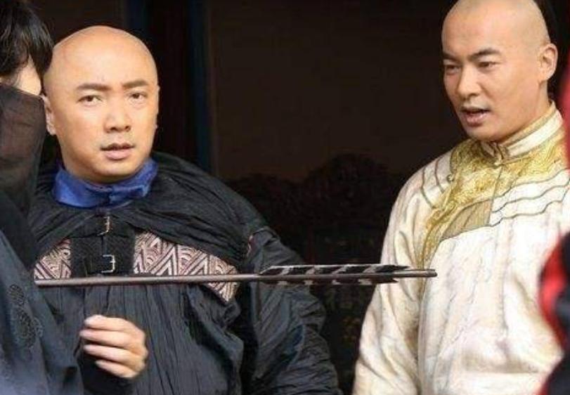 野史：1735年，雍正帝驾崩，李卫知道自己的下场不会很好，于是哭晕在棺椁之前。乾