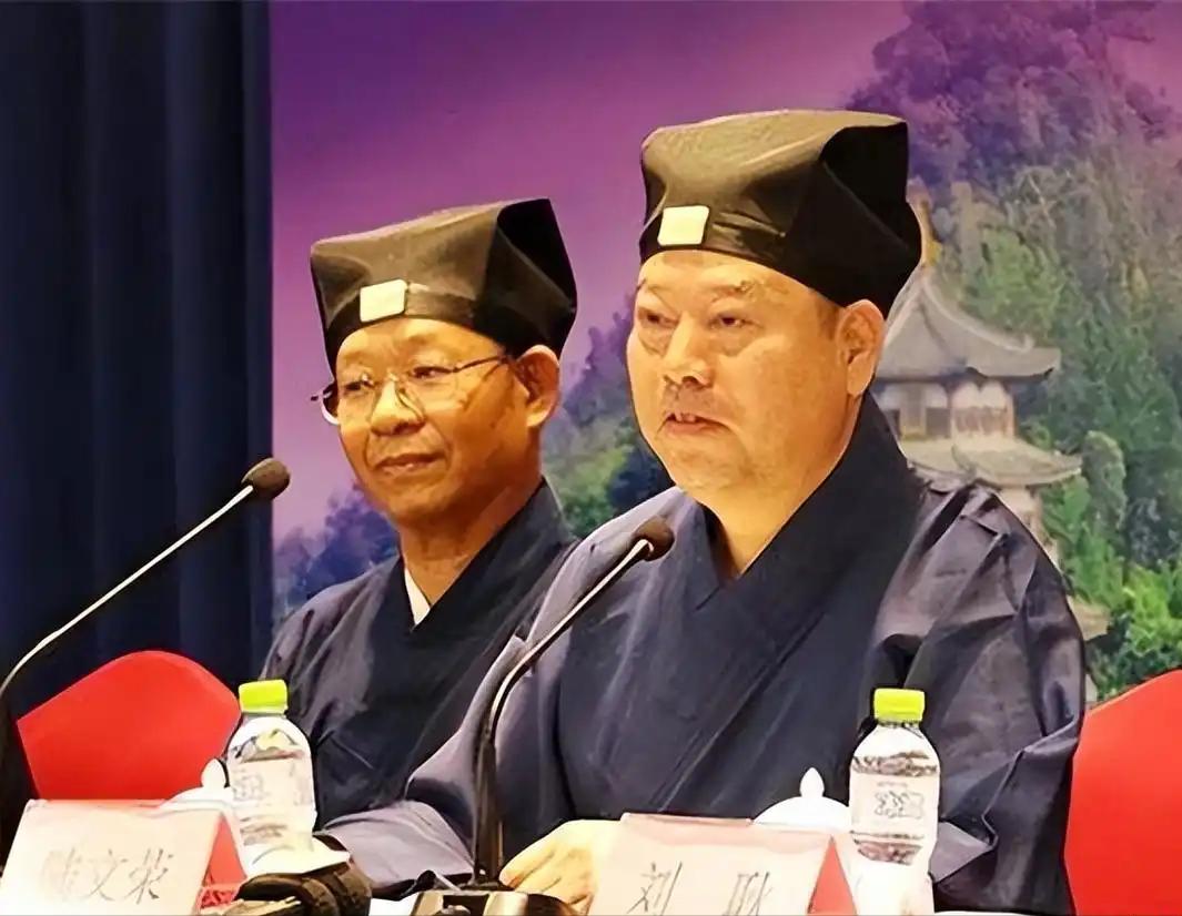 2019年，一名中国富二代因在加拿大炫富被绑架，在中国政府的施压下，绑匪放人逃跑