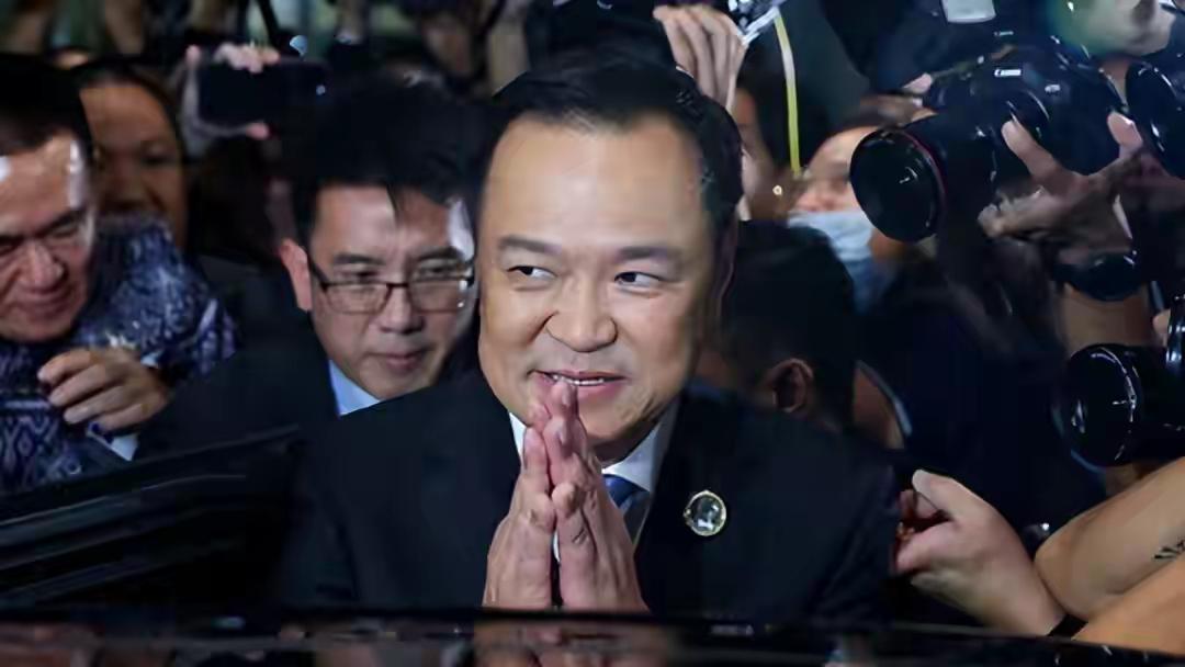 泰国政坛大地震！总理解散议会，人民党高官集体“转投”执政党