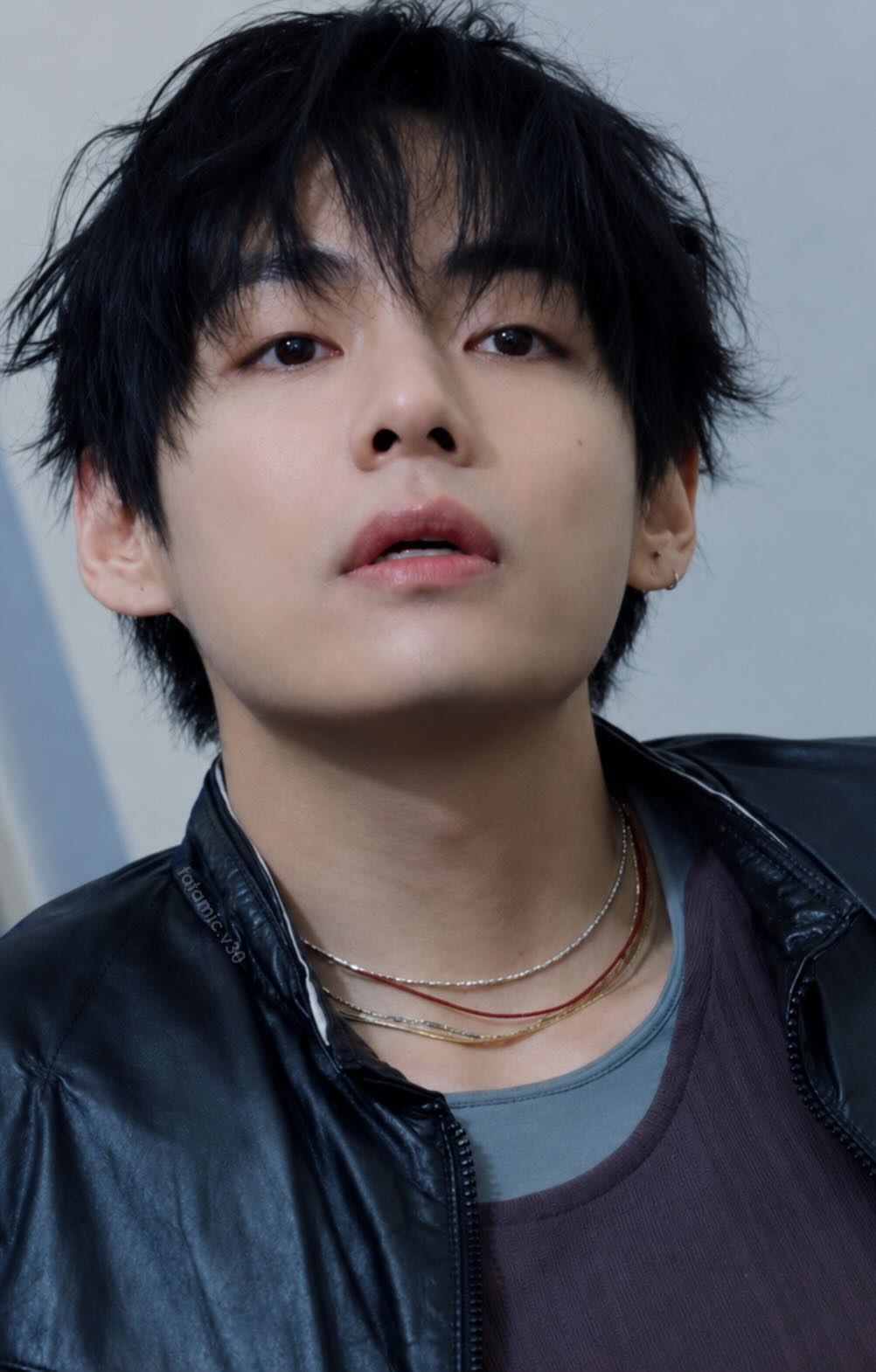‘Merry Go Round’ MV幕后花絮 🐯🤖 修复了的 