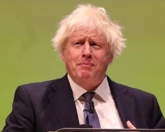 英国前首相鲍里斯·约翰逊7月21日说：“结束俄乌战争的一个途径，就是由华盛顿、伦