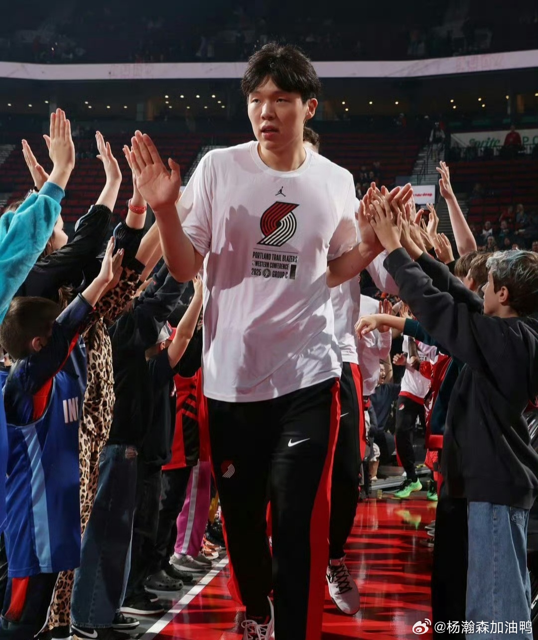 瀚森高效表现惊艳全场· 4分——每一次得分机会都牢牢把握· 1篮板——在激烈拼抢