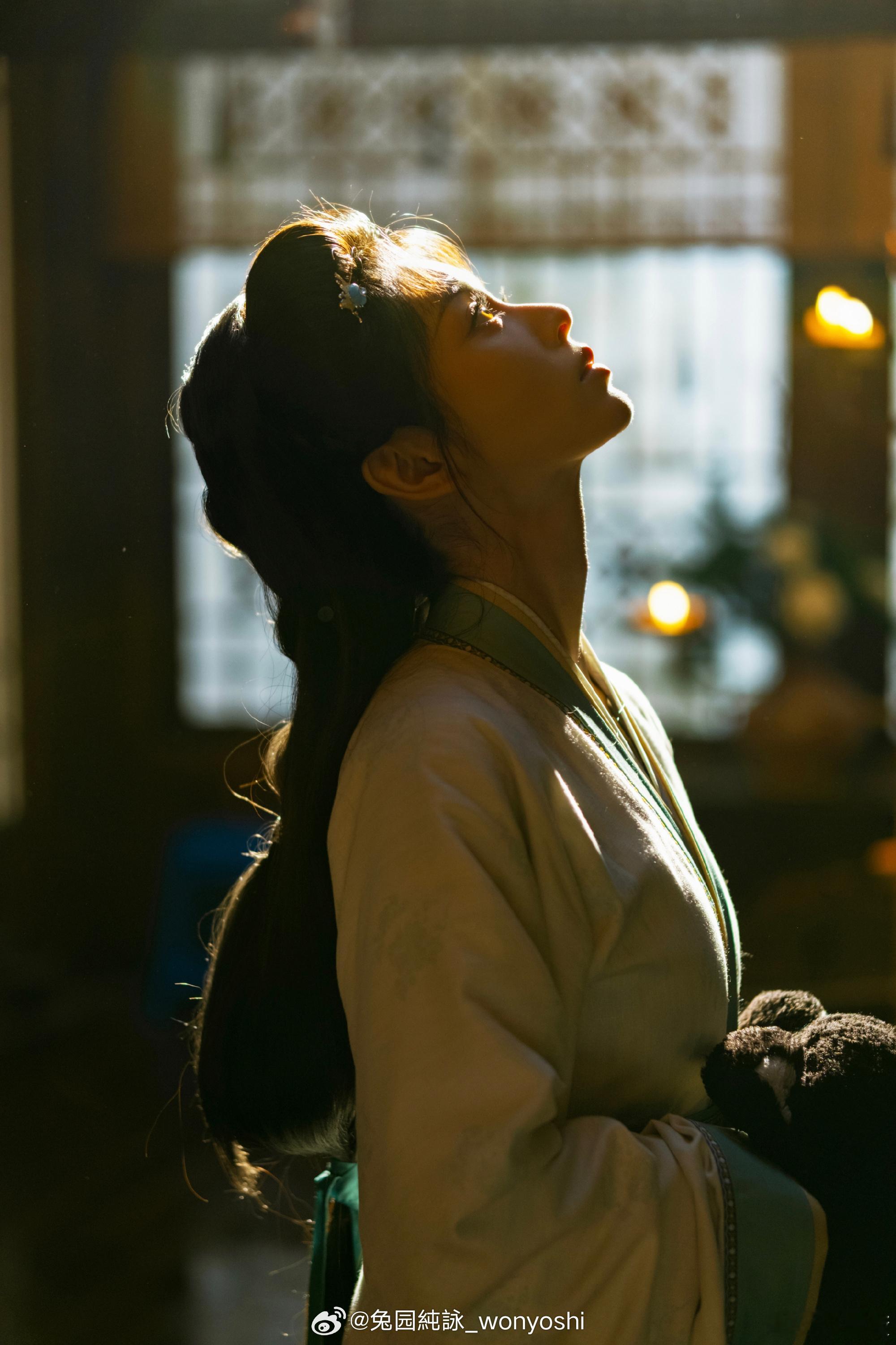 田曦薇最爽恶女田曦薇最爽恶女来袭 田曦薇恶女造型直接杀疯！红衣氛围感拉满，眼神戏