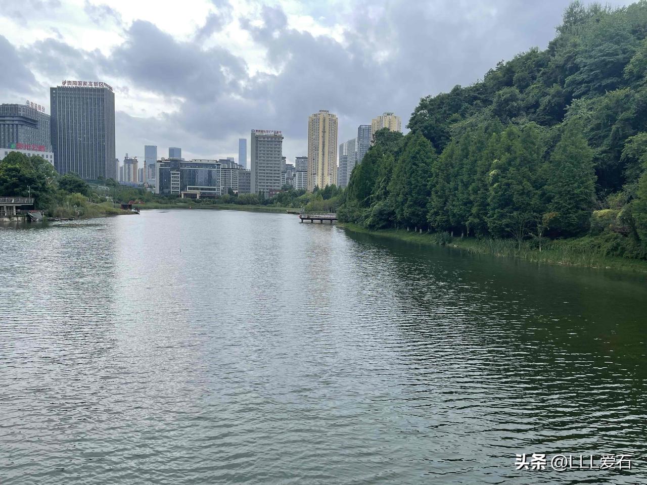 开启美好的一天
昨天的降雨量太大
都是给足今天的凉爽
放下所有的烦恼
看淡一切的