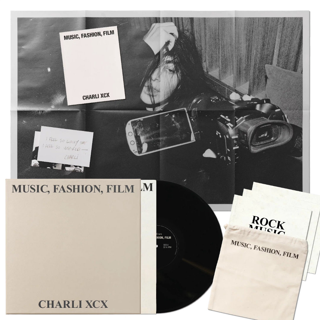 天哪，Charli XCX 这个新专辑礼盒也太美了，好想要。但是好贵，要四位数。