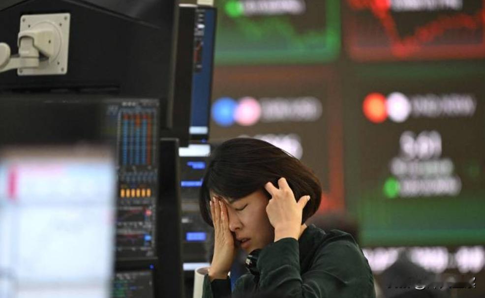 了不起的韩国股民。
 
成也萧何，败也萧何。
 
说实话，看完韩国这出戏，我心里