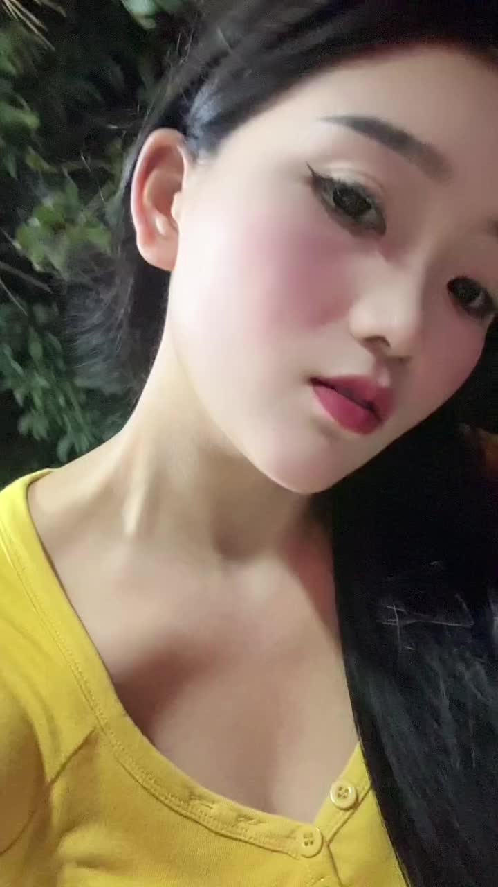 在我最难过的时候  你无动于衷      那一刻我突然觉得就一切都没有意义了”