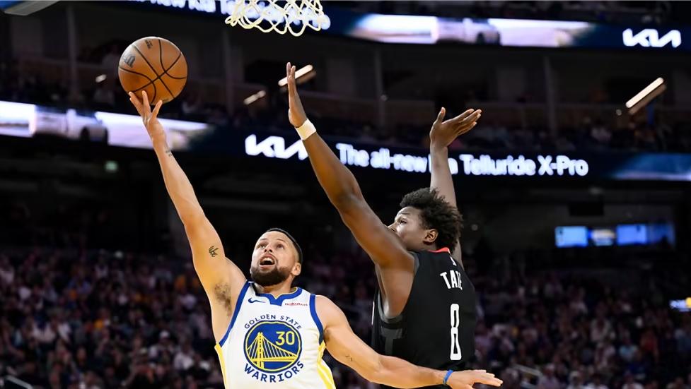 勇士队主教练科尔在4月7日训练结束后公布了库里的复出计划：本周将安排库里首发出场