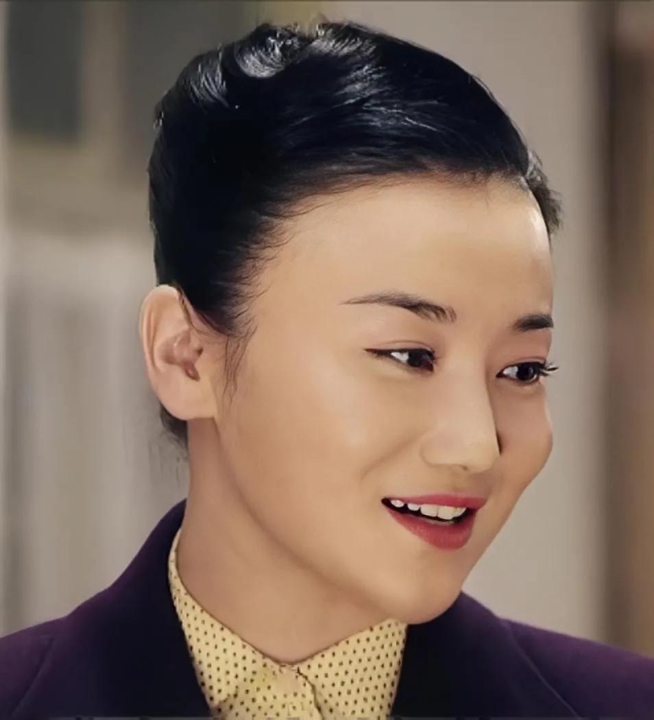  于莉的扮演者段力煊。在剧中镜头虽不多，但演技还是不错的，人长的也挺漂亮，把一个