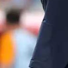 对于巴萨来说，虽然近期的状态有所起伏，表现也磕磕绊绊，但是得益于皇马的发挥也不理