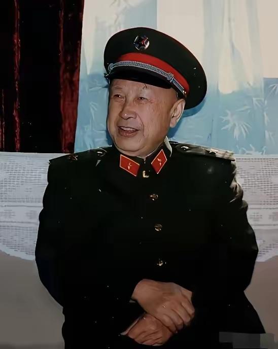 毛主席评钱学森：一人可抵千军，国之脊梁！
 
“钱学森比5个师的力量大多啦！”毛