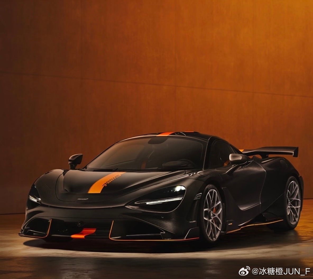 🧡迈凯伦新车登场 主打颜色：冰糖橙传奇耐黑王性能：788马力788HS 为你呈