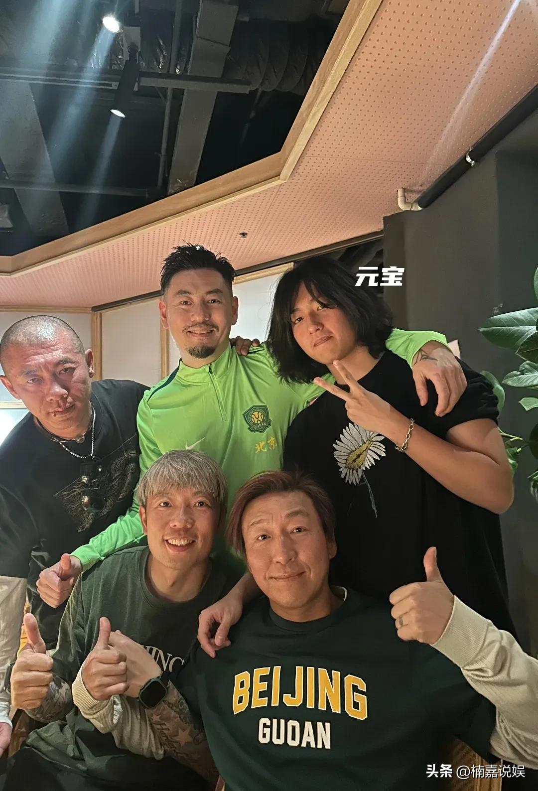 白百合的大儿子元宝，近照看着越长越像爸爸了，跟妈妈除了血缘关系，其它的是一点也联