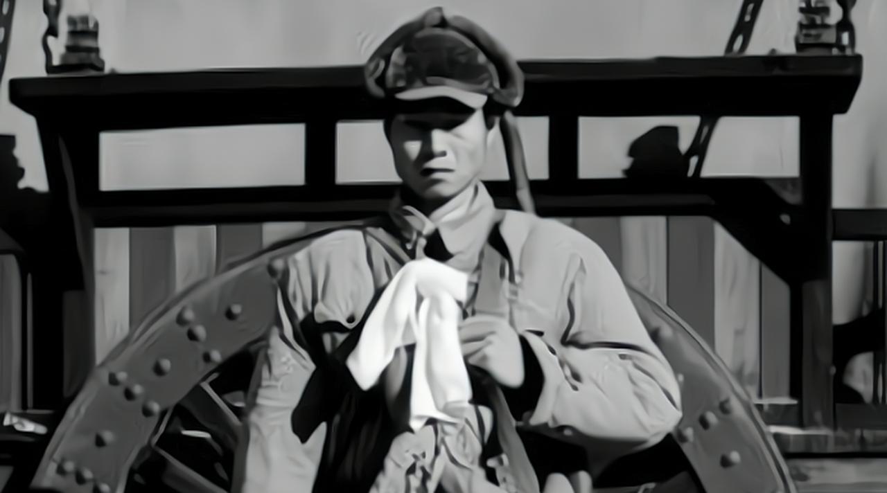 1951年，志愿军张典文擅自朝美军帐篷开了一炮，连长大怒，正要处罚他时，团长紧急