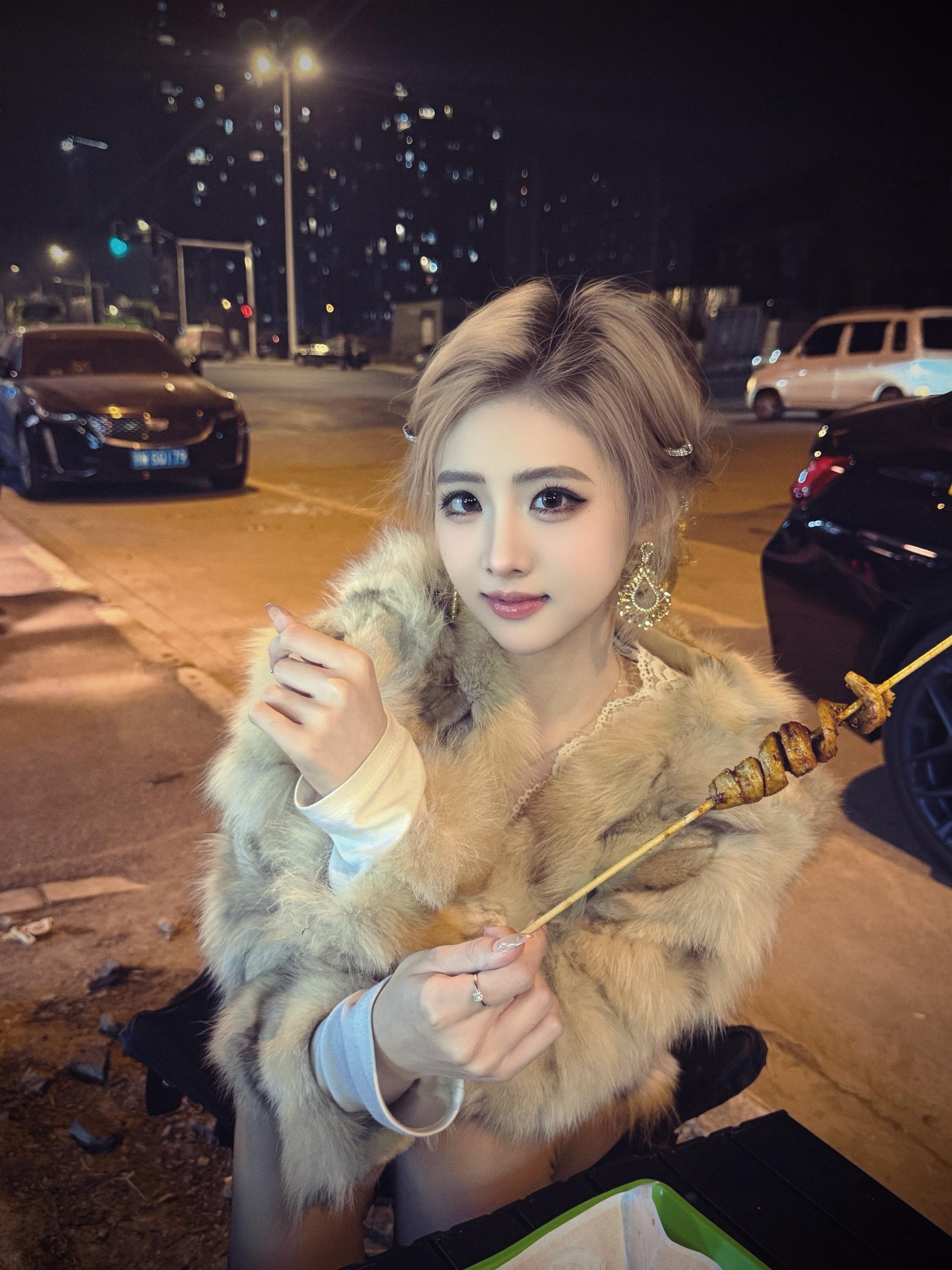 她的恶劣 任性 叛逆 少女心事我全部都喜欢