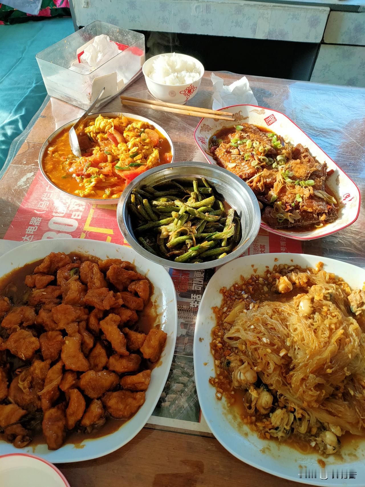 今天爸爸妈妈给我做一桌子好吃的，真的太幸福啦，这就是家的意义，感恩父母，祝父母平