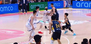 顺德现场球迷对徐杰喊起了MVP！徐杰加罚命中，广东男篮领先4分！广东男篮vs宁波
