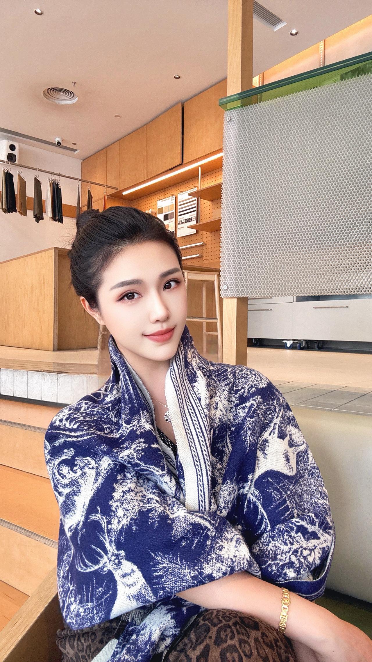 照见自己的瞬间，已失去自己。（图片来自网络，侵权即可删除）