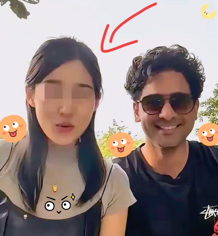 印度小伙儿和北京姑娘恋爱了，还高调晒娃。没想到被网友扒出，男的竟然是北京独生子女