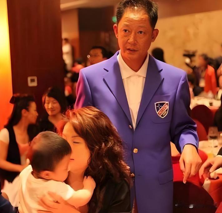 海葬没碑，钱全给老婆，他临终前说的话让很多人愣住了。
王志文2023年在电影首映