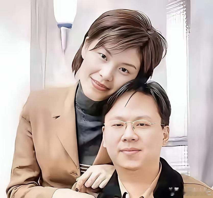 郑丽文和丈夫骆武昌，在三个不同年龄阶段的照片。 