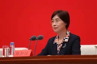 印度人可能要失望了！2026年1月15日，亚投行首任行长金立群正式届满卸任，接任