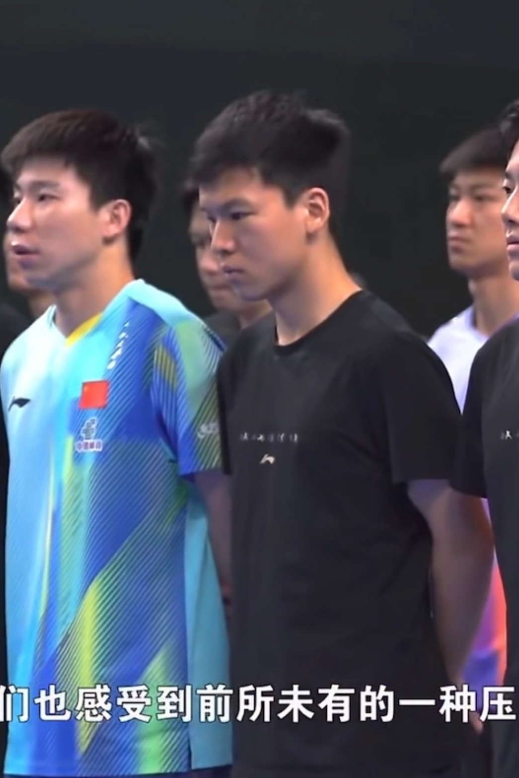 孩子你继续站在第二排 我找的一点也不苦一点也不累😥其实一开始根本没找到。 