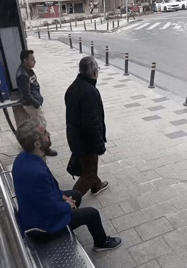 一环扣一环，不是无厘头，小视频拍得用心了。