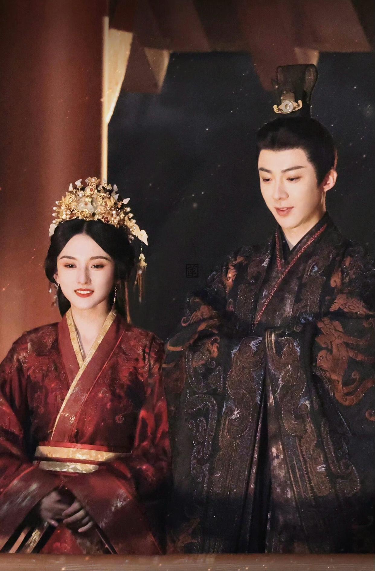 《折腰》又活过来了，一跃成为待播剧里期待值最高的。 ​​​