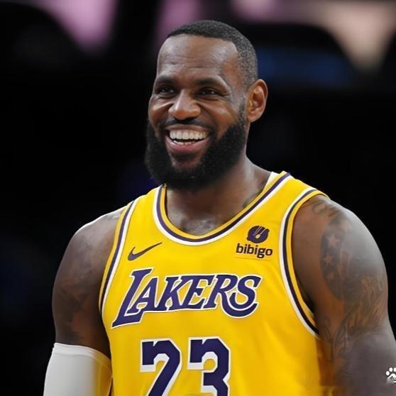 《湖人更衣室炸锅！从25胜0负到被翻盘，“统治顿”怒吼撕破湖人伪装》本赛季，湖人