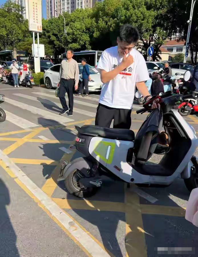 张雪峰去世头七这天，公司总经理武亮发了一篇长文悼念，里面不仅说了对公司未来的安排