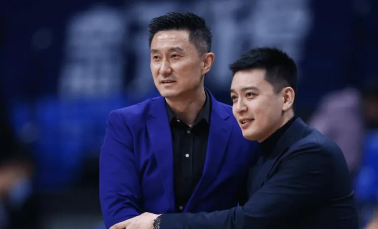 输给广东队30分！杨鸣中肯点评，道出了辽宁队输球的原因，主场球迷还没来得及把加油