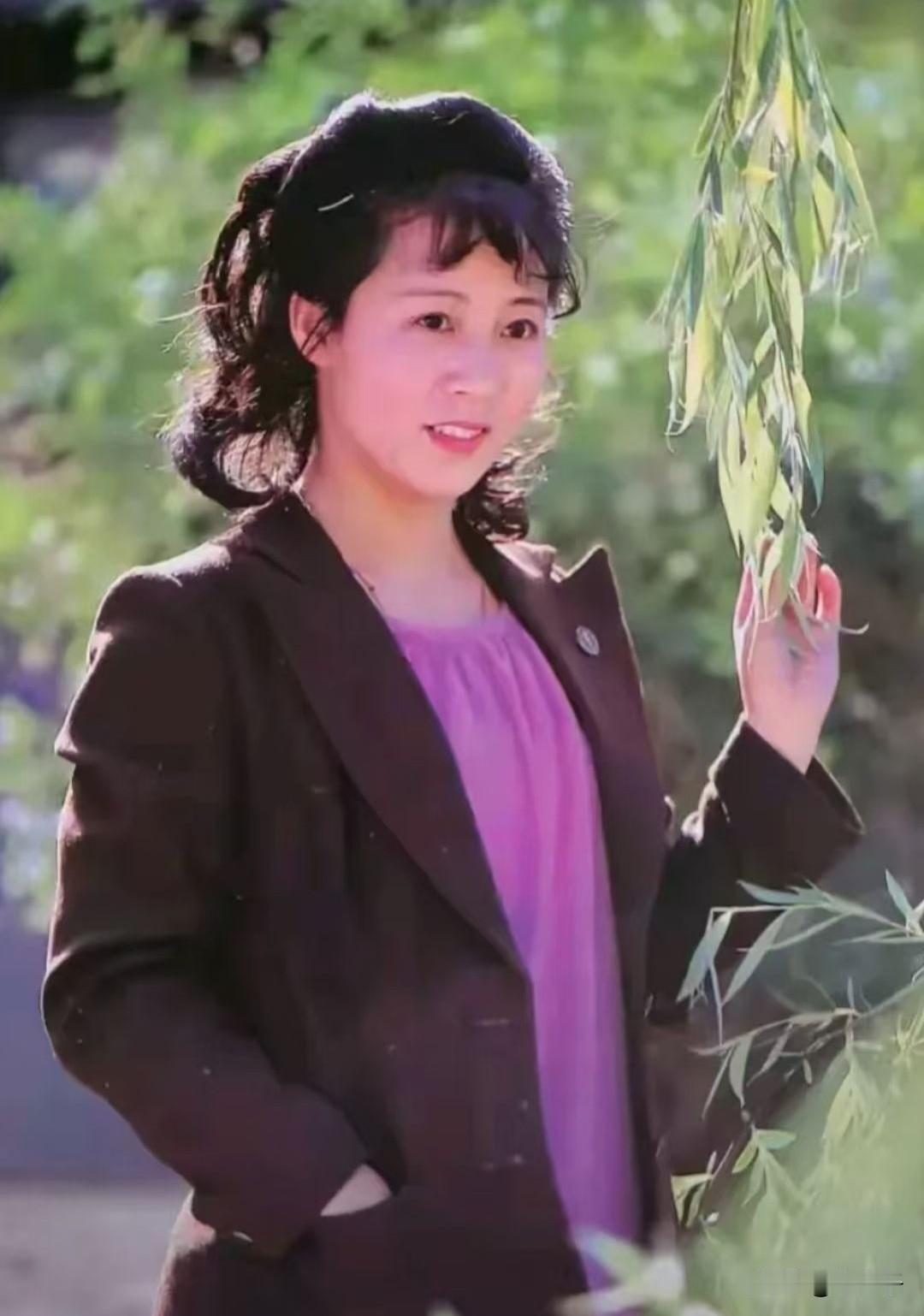 中国电影史人物第1428位，张晓燕，1959 年出生于浙江温州。
1972 年，