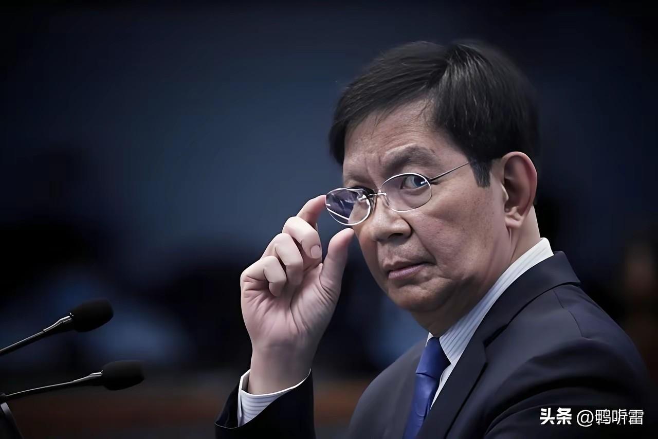 绿色“泡面”箱一下子成了烫手山芋？这个由菲律宾国税局提交给众议院的绿色箱子，里面