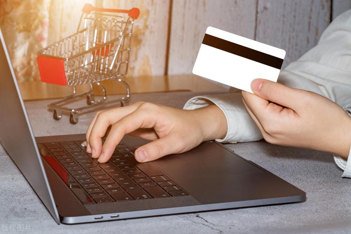 普通人的财富密码，从攒下第一笔钱开始
 
真正能把日子越过越富的普通人，从不靠运