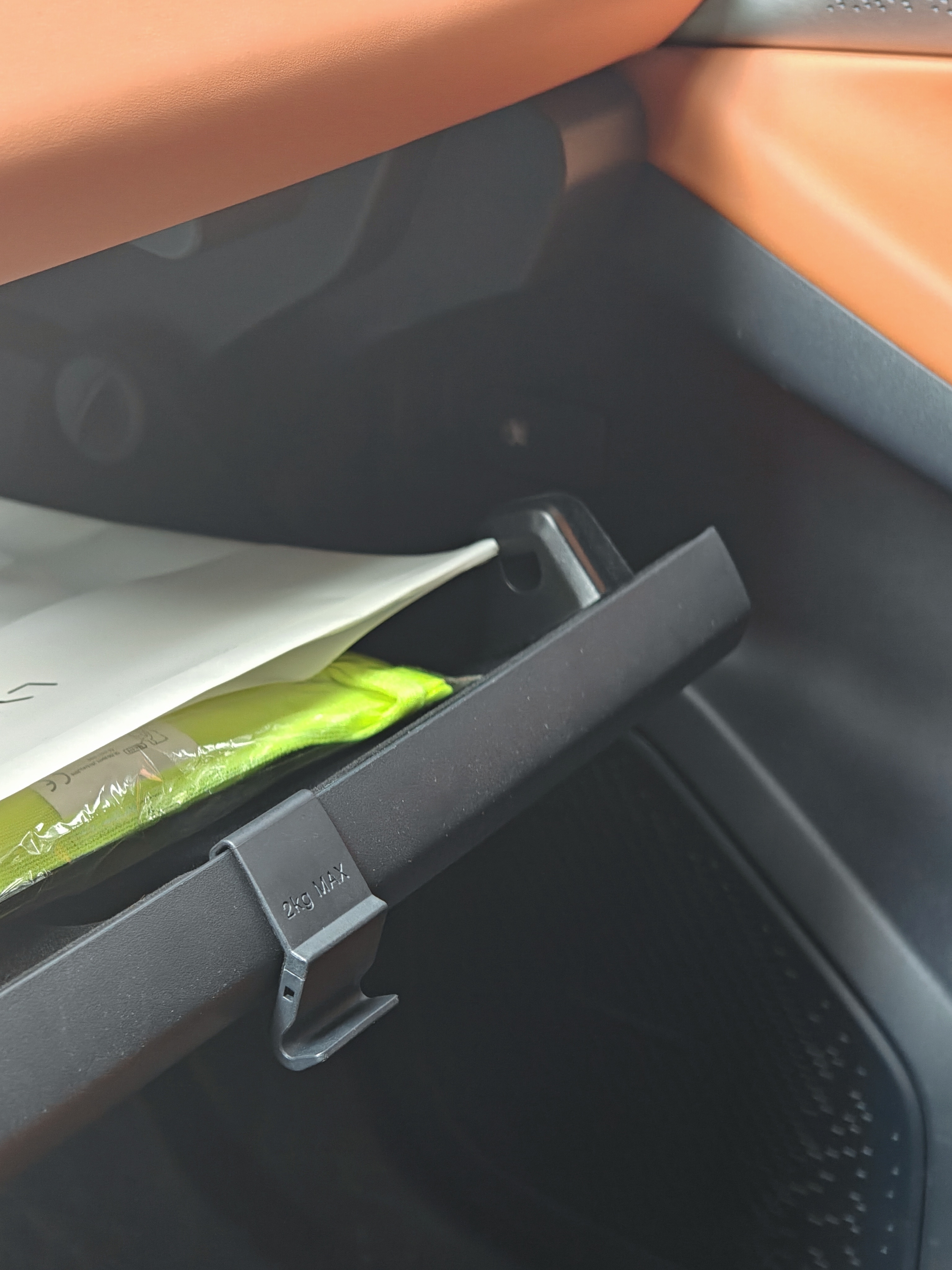 对了，我还08的时候，才发现副驾手套箱有个折叠挂钩[笑cry][笑cry] ​​