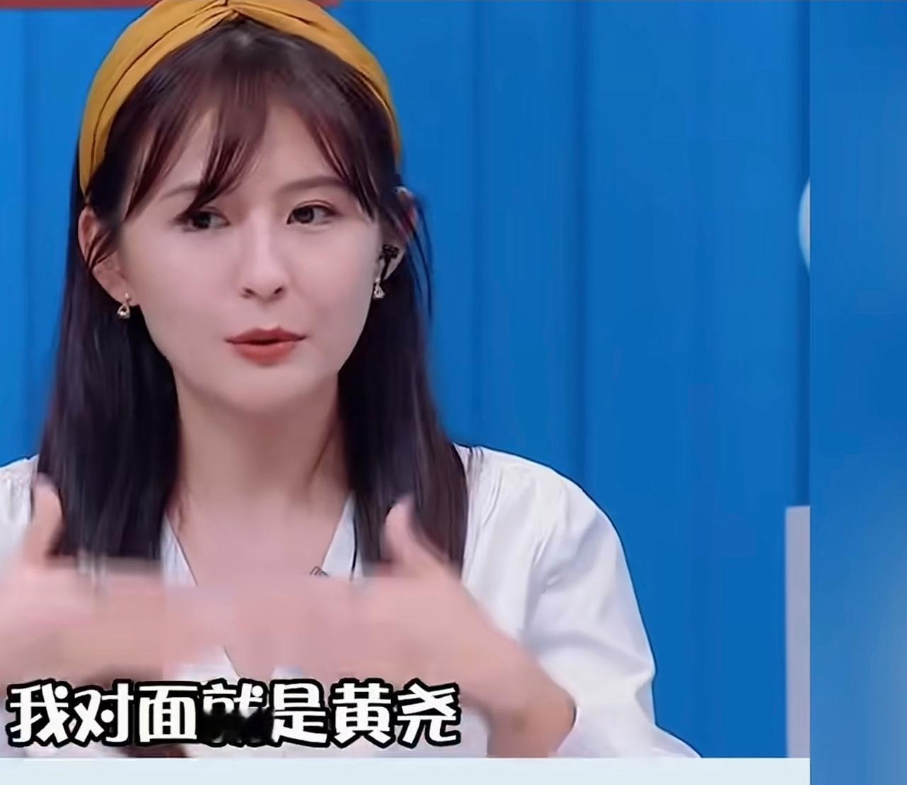 热依扎坦言曾产后自卑，说:“我是显怀的时候才不去工作了，然后接到《山海情》的时候