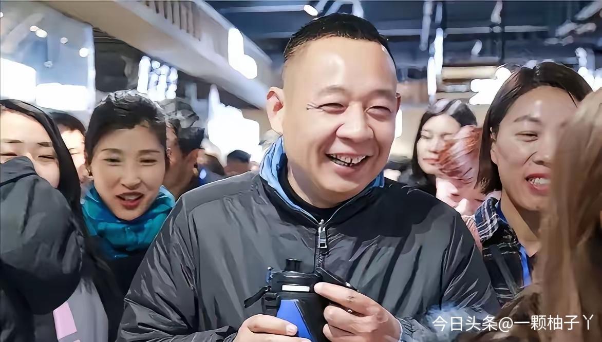 胖东来宣布将近40亿元资产转为全体员工共有，这件事完全真实，并非网传谣言。创始人